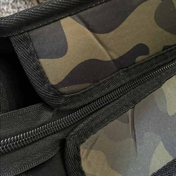 HAUTE SHORE Camouflage Tote Bag with Red and Green Stripes - Picture 5 of 8